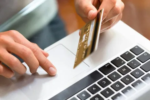 В одному з українських банків зникли гроші з рахунків померлих клієнтів: що кажуть у поліції