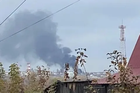 Дроны СБУ нанесли удар по НПЗ Башнафта в Уфе, который находится в 1400 км от Украины (фото, видео)