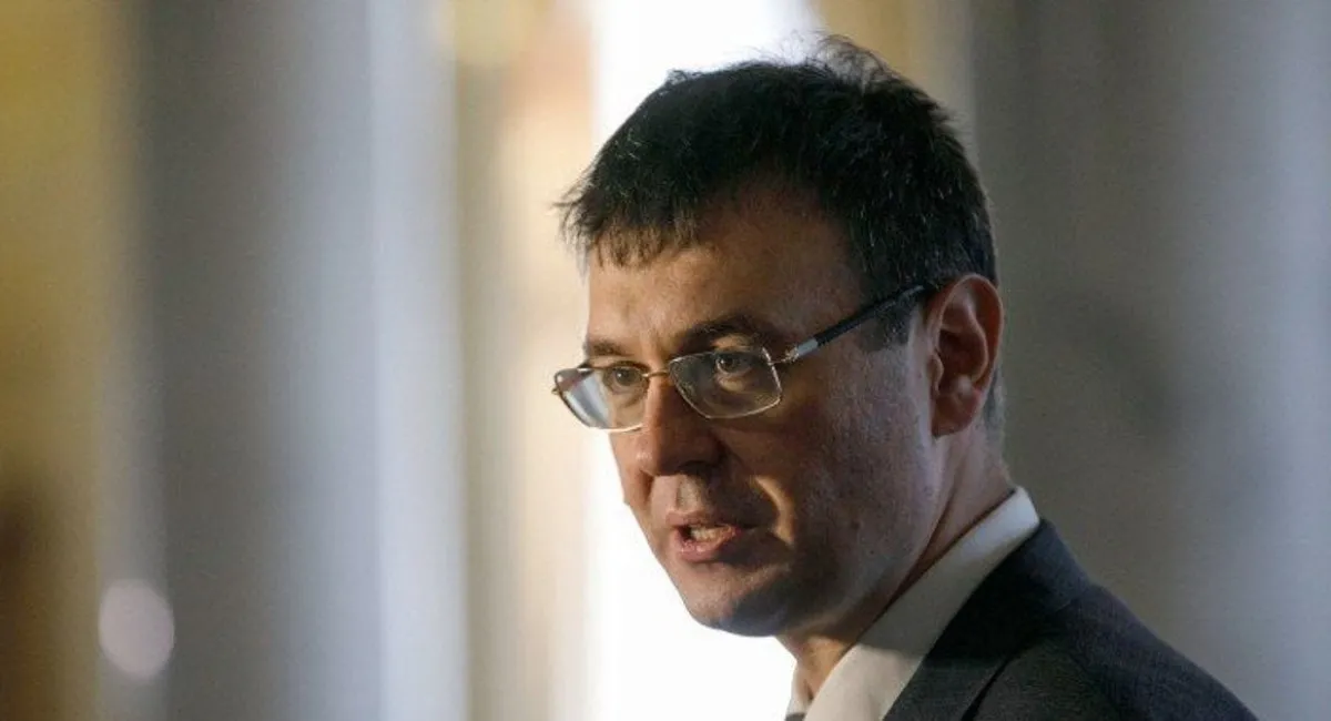 Гетманцев пригрозил пенсионерам блокировкой банковских карт: за что могут прекратить выплату пенсии - today.ua