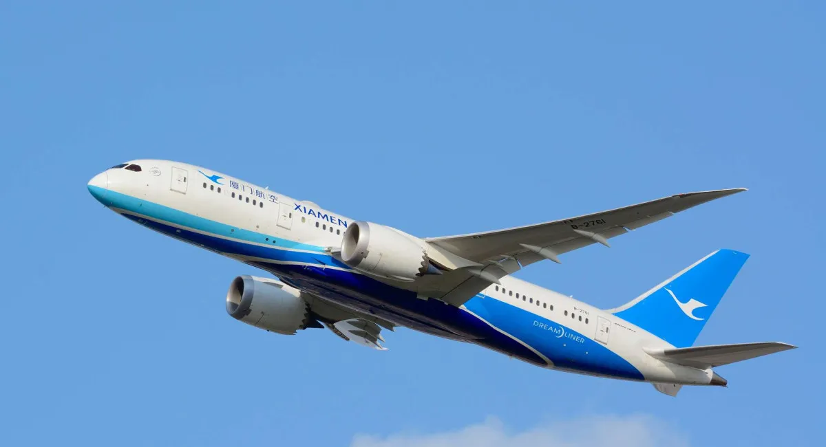 Более 19 часов над облаками: история самого длинного рейса в мире, который обходит Россию - today.ua