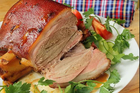 Свиная рулька возвращается на украинские столы: традиция, вкус и современные кулинарные тренды