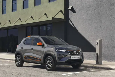 В Італії електромобілі подешевшали до 3 900 євро: чому країна запровадила рекордні знижки на авто