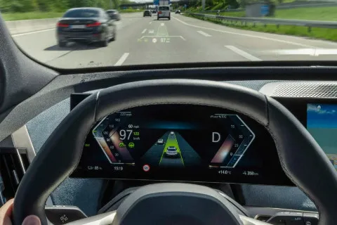 Комфорт, который может убить: от какой функции в автомобиле советуют отказаться эксперты во время дождя