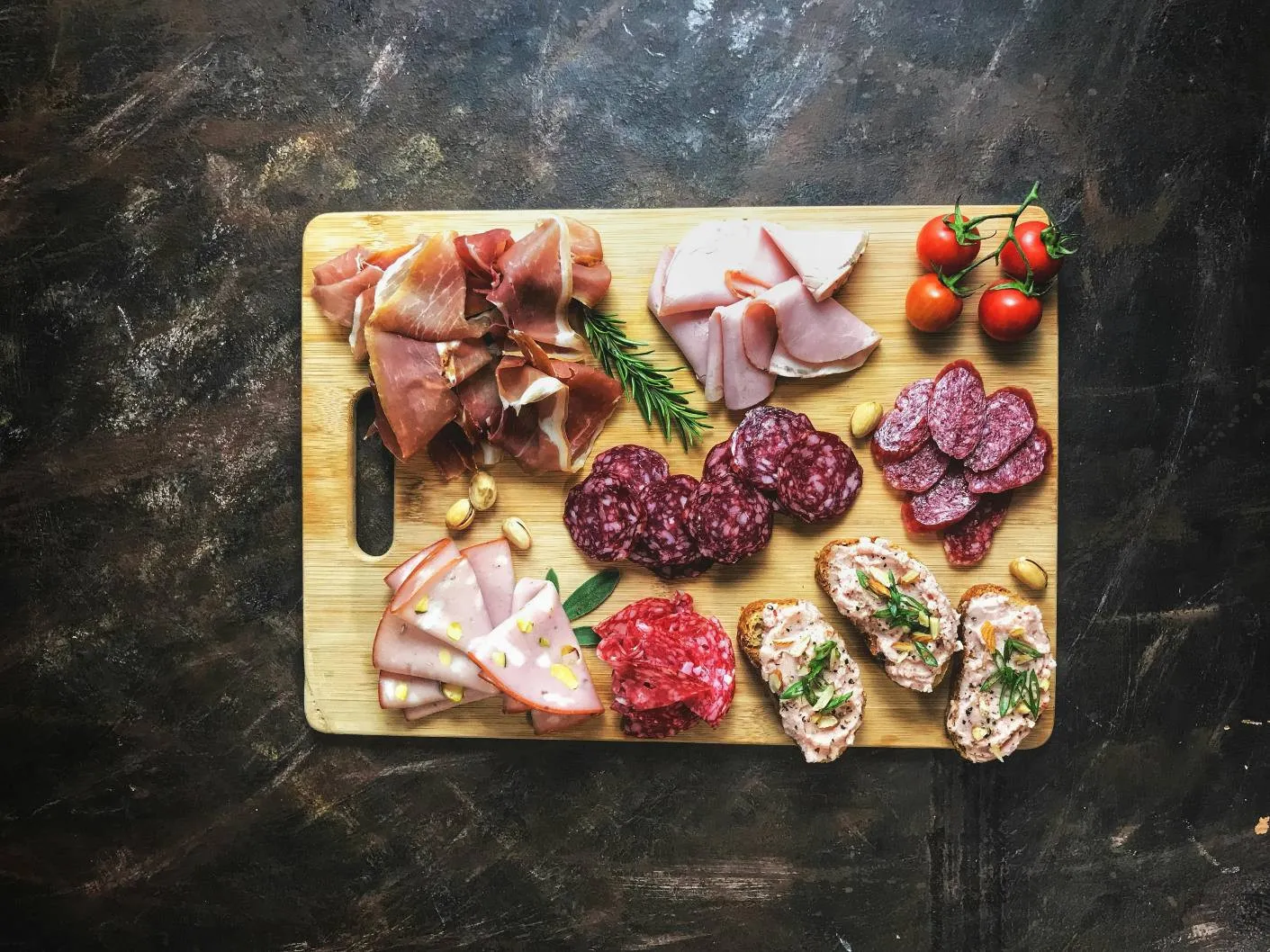 Самые опасные для сердца продукты: кардиологи рассказали, что стоит убрать из рациона - today.ua