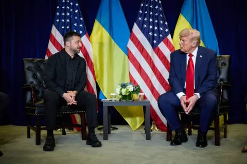 "Достаточно утешительного звонка Путина": похоже, Трамп вернулся к своим старым взглядам на РФ – The Times