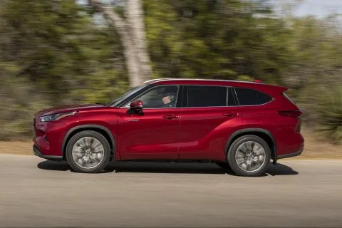 Можно смело покупать: ТОП-5 кроссоверов и внедорожников, которыми больше всего довольны владельцы