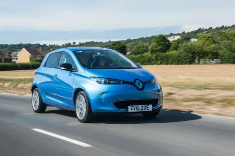 Популярный электромобиль стремительно обвалился в цене: названа причина и текущая стоимость модели