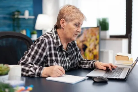 Українцям можуть урізати пенсійний стаж через технічну проблему в ПФУ