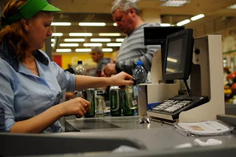 В супермаркетах не принимают некоторые гривны: как реагировать на отказ и куда обращаться