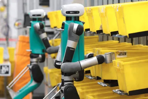 Люди больше не нужны: Amazon запускает массовую замену работников роботами.