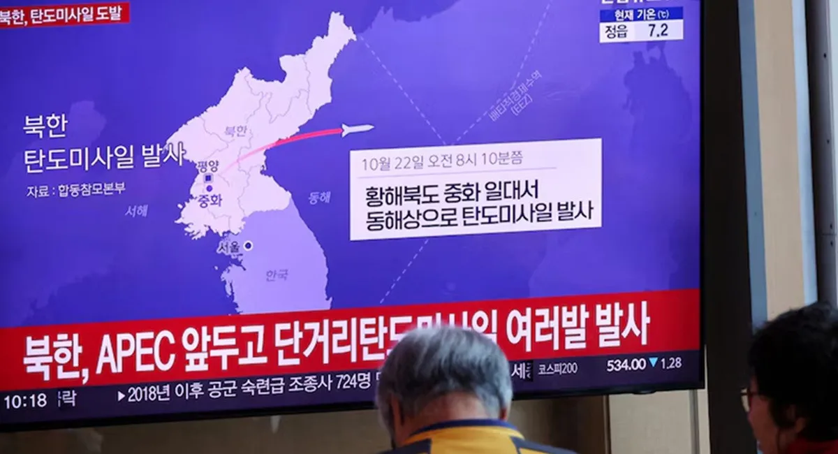 Кім Чен Ин знову випробовує терпіння світу: КНДР запустила балістичну ракету у бік Японії перед важливим самітом - today.ua