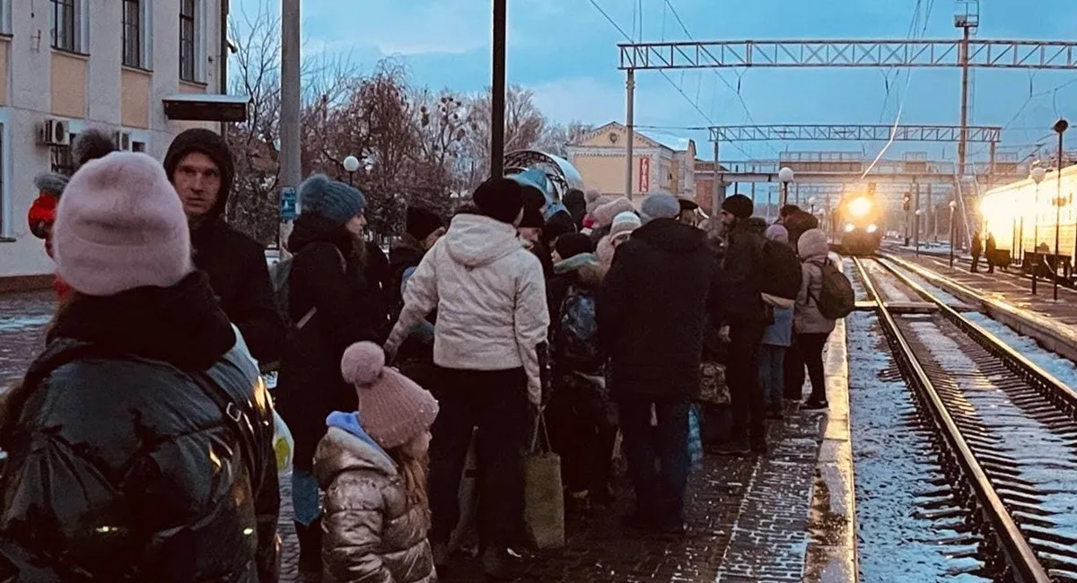 Укрзализныця сообщила о изменениях в расписании поездов из-за обстрелов: какие направления критичны - today.ua