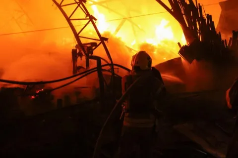 РФ атаковала Киев дронами: повреждена синагога и детский сад, есть пострадавшие (фото, видео)