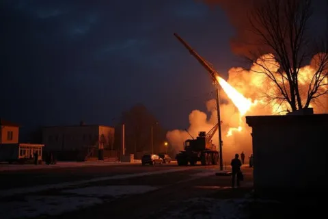 Наслідки пекельної ночі у Києві: балістичні ракети зруйнували дитячий садок та поранили мирних жителів