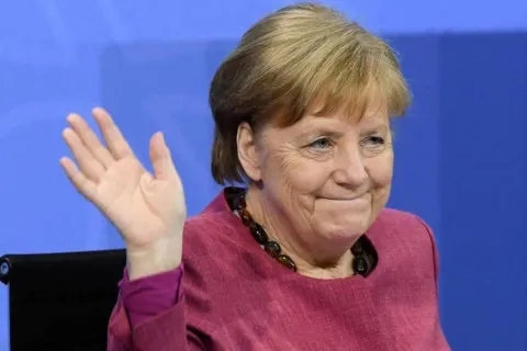 "Меркель просила Украину не оказывать сопротивление": генерал из Литвы раскрыл детали оккупации Крыма