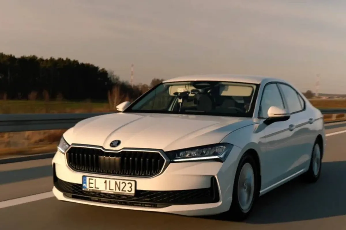 Skoda, которая не останавливается: как обычный седан преодолел 2 831 км без заправки Skoda, которая не останавливается: как обычный седан преодолел 2 831 км без заправки - today.ua
