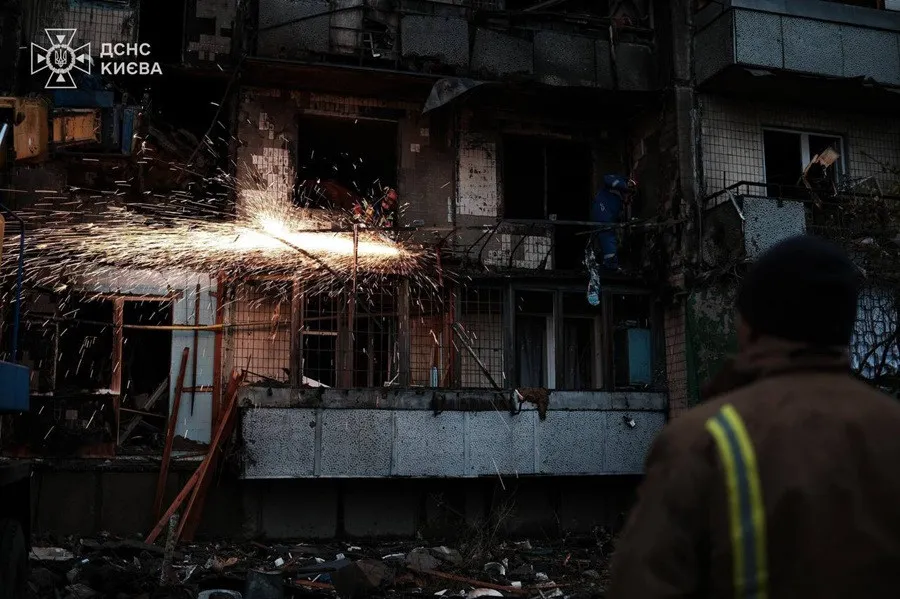 Наслідки удару Шахедів по Києву: троє загиблих і 29 постраждалих, серед них малюки (фото, відео) - today.ua