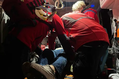 Наслідки удару "Шахедів" по Києву: троє загиблих і 29 постраждалих, серед них малюки (фото, відео)