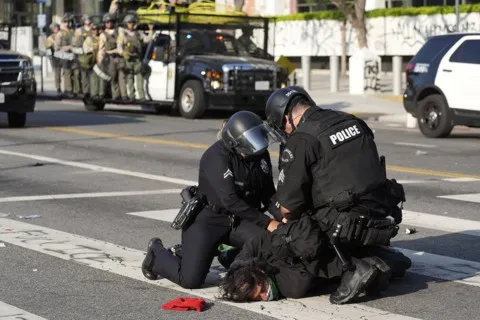 Випускний у США перетворився на трагедію: підлітки влаштували стрілянину, є жертви та поранені