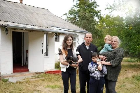 Украинцев, которым негде жить, переселят в села: государство запускает новую программу