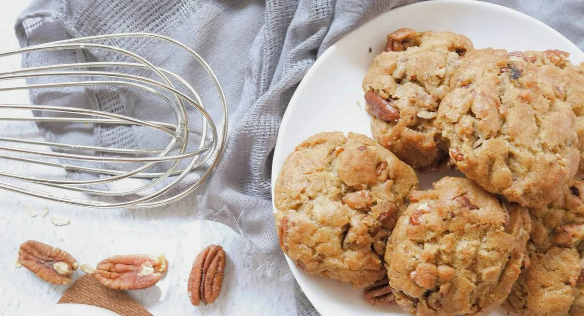 Печенье из трех ингредиентов: два быстрых способа приготовить вкусное угощение к чаю - today.ua