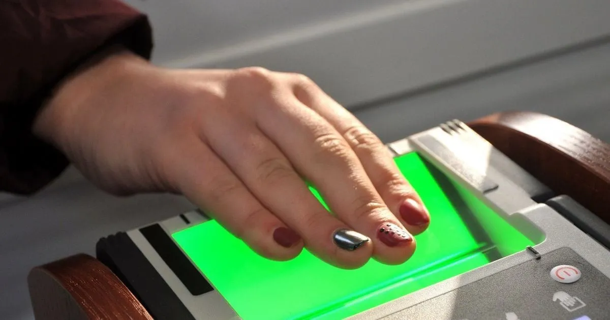 Штампы в паспортах отменяют: в ЕС вступят в силу новые правила пересечения границы - today.ua