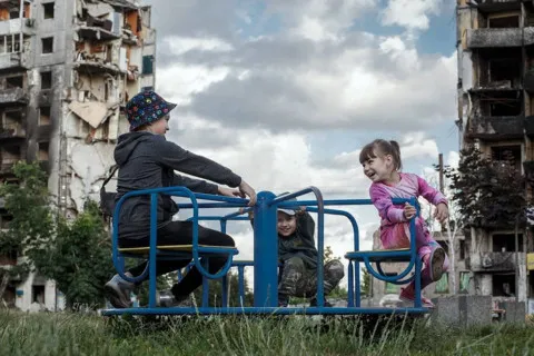 Дітей, які постраждали від війни, стане більше: Кабмін ініціював важливе нововведення