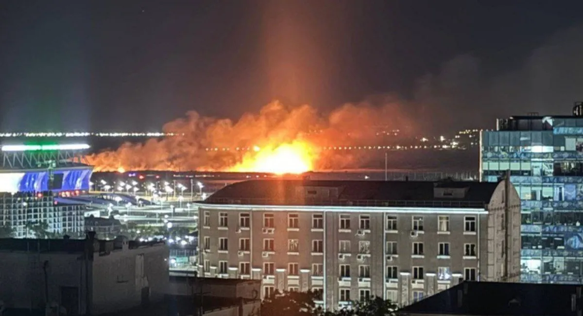 Ростов-на-Дону опинився під масованою атакою дронів: після роботи ППО загорілися будинки (фото, відео) - today.ua