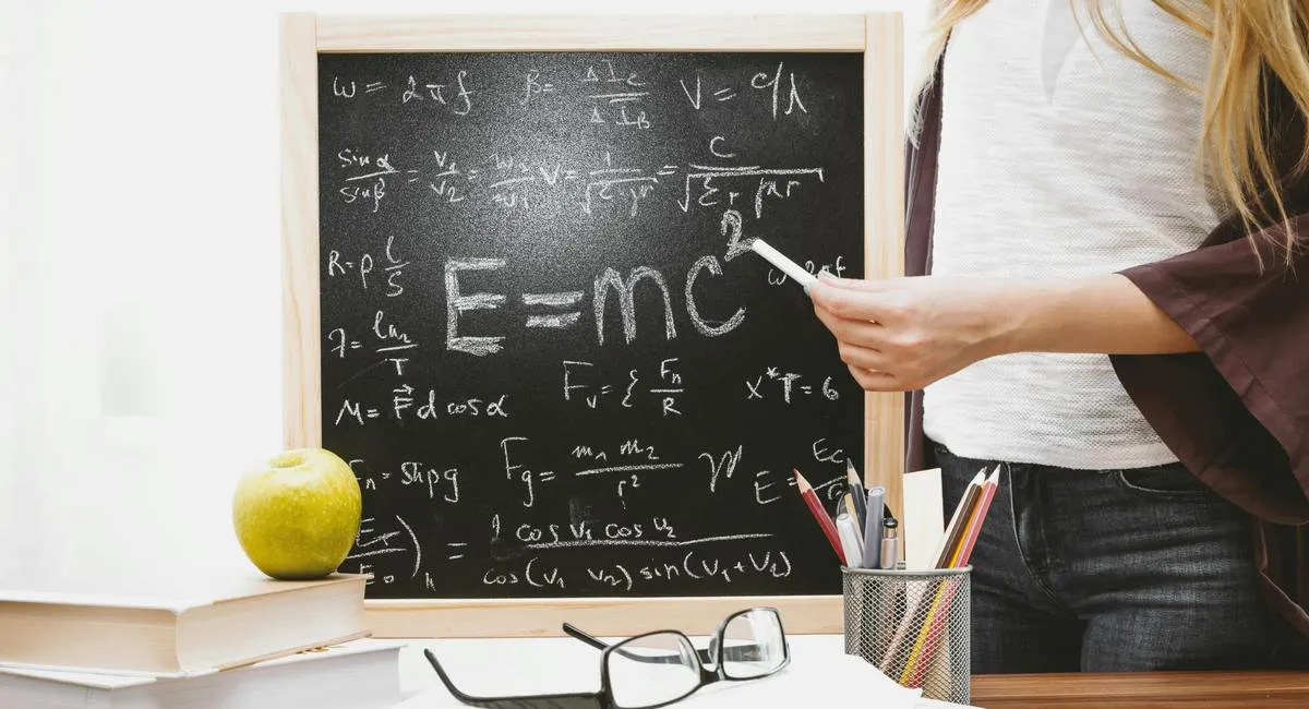 Вчителям обіцяють підвищити зарплату на 50%, але є один нюанс, який може все помножити на нуль - today.ua