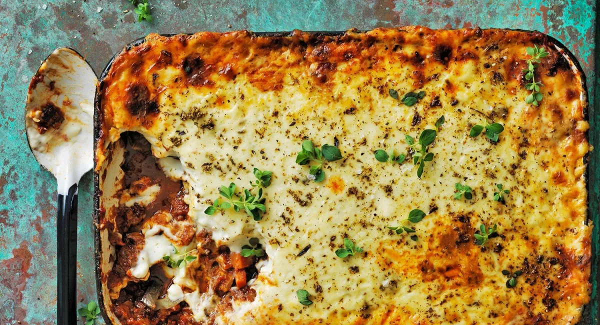 Мусака на вечерю: як приготувати апетитну грецьку страву з баклажанами та фаршем - today.ua