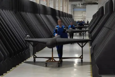 Рабство под грифом "образовательная программа": Россия заставляет африканских студенток собирать дроны Shahed