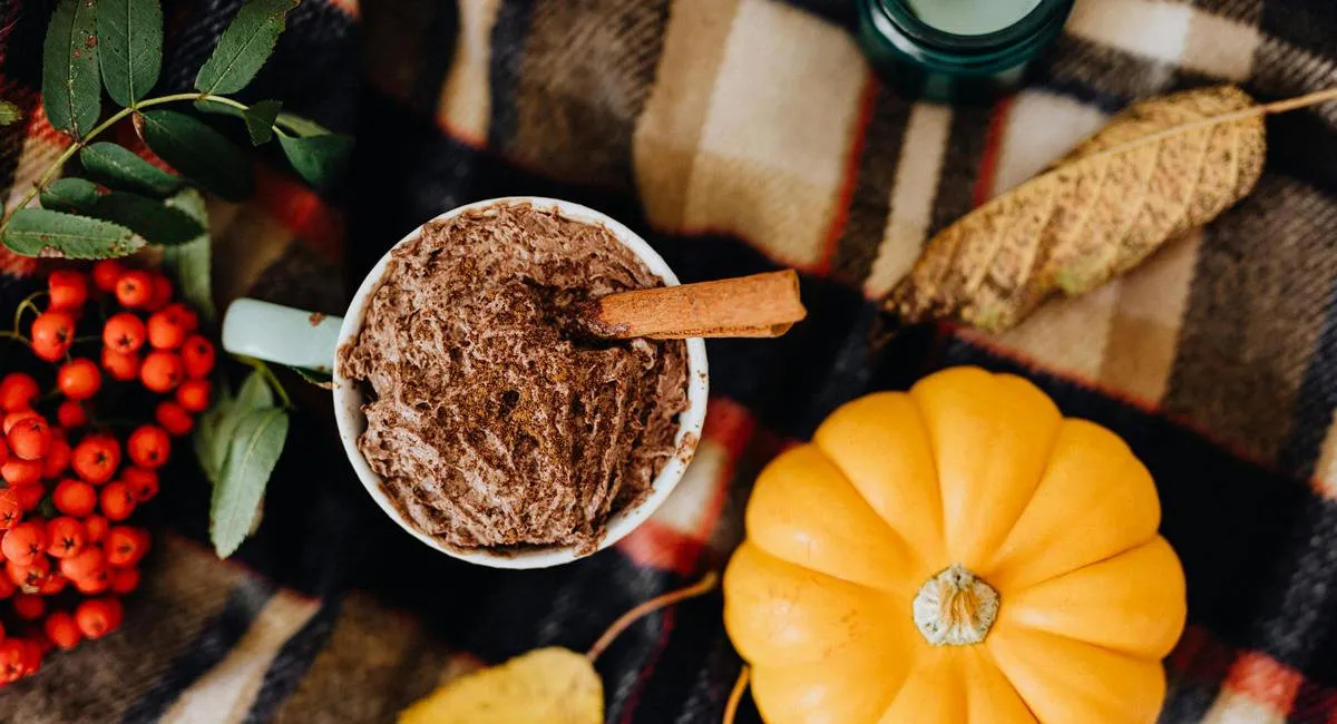 Гарячий шоколад для затишного осіннього вечора: як приготувати густий та ароматний напій - today.ua