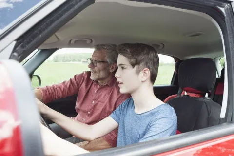 Не всі можуть сісти за кермо: в Україні запроваджено вікові обмеження для водіїв