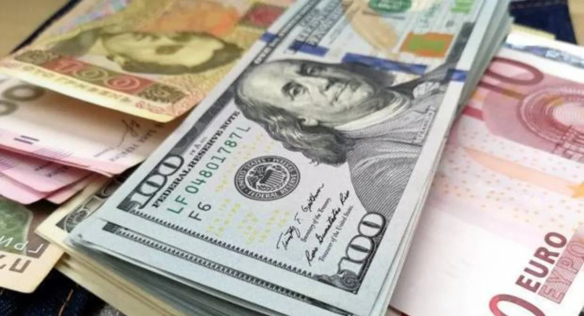 Доллар и евро подскочили в цене: обновленный курс валют от НБУ на 25 декабря - today.ua