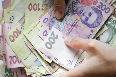 Многим украинцам могут выплатить сразу 10 пенсий: кто имеет право и как оформить