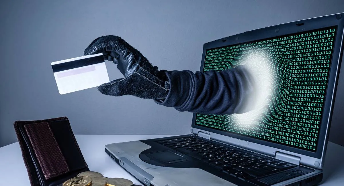 Гроші зникають миттєво: українців попередили про нову схему онлайн-шахрайства - today.ua