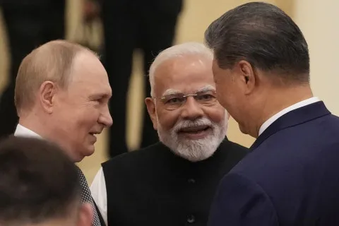 Раcкол между Востоком и Западом обостряется: как Путин и Си готовят экономическую войну Трампу