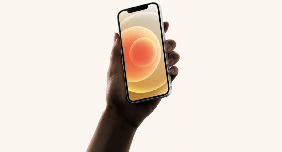 Любимец пользователей: какой старый iPhone признан лучшим смартфоном Apple в 2025 году - today.ua