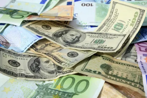 Доллар и евро внезапно подешевели: курс валют от НБУ на 1 января 2026 года