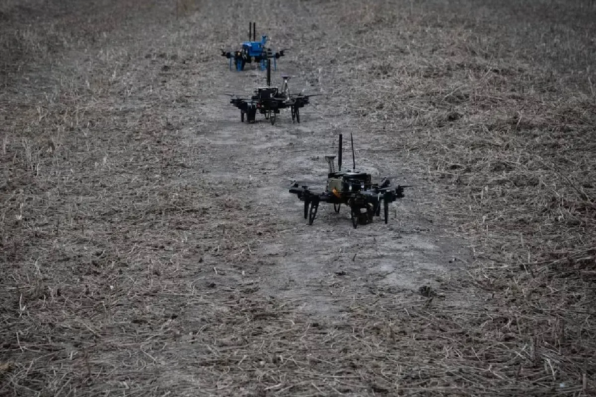 Алгоритми замість людей: Україна випробовує на фронті рої дронів із ШІ - today.ua