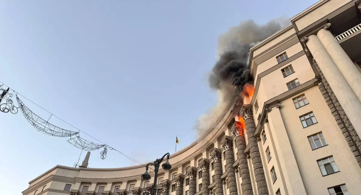 Будівлю Кабміну в Києві пошкодив не шахед: з'явилися нові деталі російської атаки - today.ua
