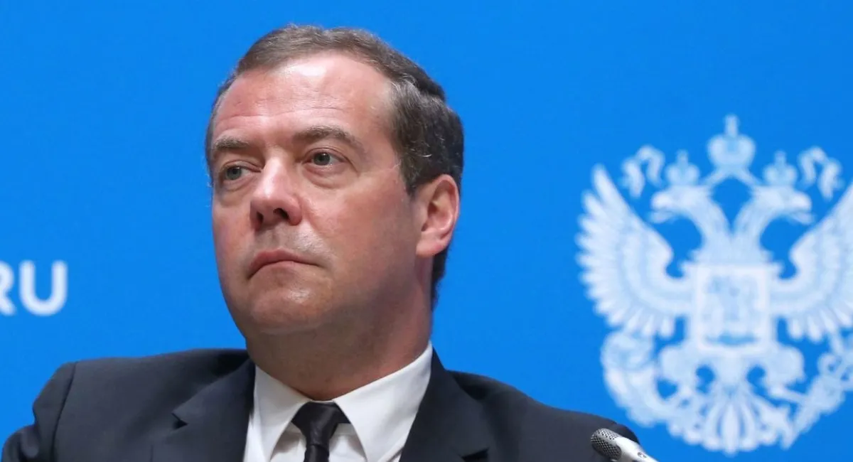 Медведев разозлился из-за операции США в Венесуэле и снова пригрозил Украине - today.ua