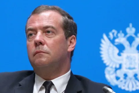 Медведев разозлился из-за операции США в Венесуэле и снова пригрозил Украине