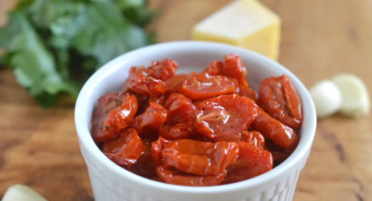 Вяленые помидоры в духовке: как приготовить томаты, которые станут изюминкой любого блюда - today.ua