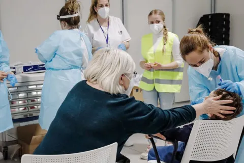 Польща обмежить медичні послуги для українських біженців