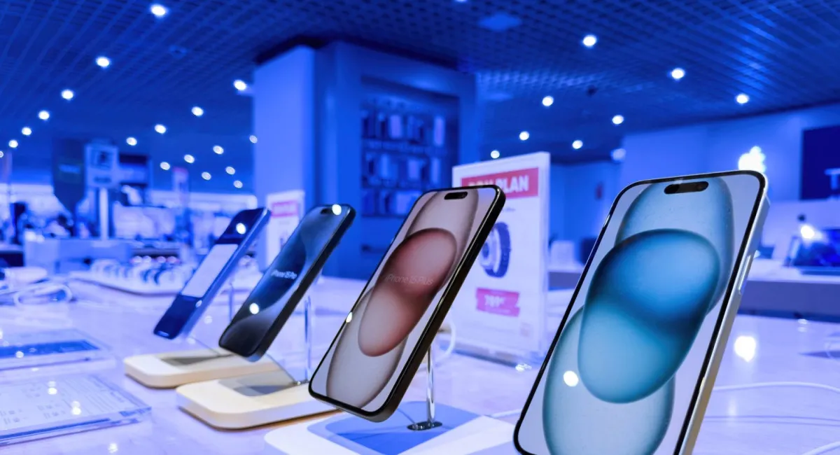 Четыре популярные модели iPhone исчезли из официальных магазинов Apple: с чем это связано - today.ua