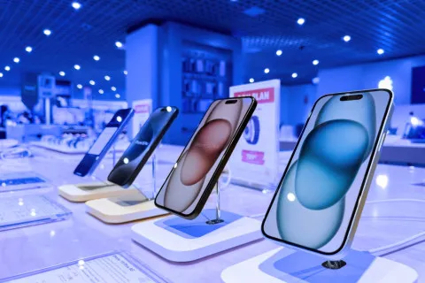 Четыре популярные модели iPhone исчезли из официальных магазинов Apple: с чем это связано