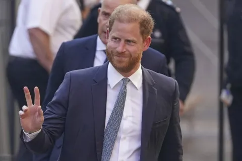 Принц Гарри впервые приехал в Киев, чтобы поддержать раненых воинов ВСУ