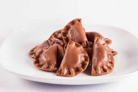 Шоколадные вареники с вишней: как приготовить оригинальную версию любимого блюда