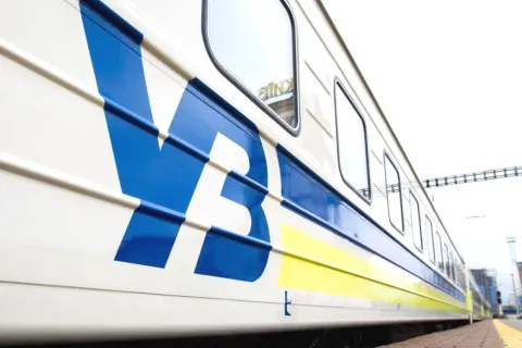 Укрзализныця приостановила движение поездов на одном из направлений: какие изменения предусмотрены